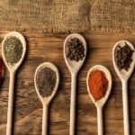 Wenn Sie Ihre Küche mit Chili-Shop24 verfeinern möchten, ist Chili-Shop24 die perfekte Adresse. Spezialisiert auf Chili, scharfe Saucen, Gewürze und exotische kulinarische Köstlichkeiten lädt diese Marke Sie zu einer einzigartigen Geschmacksreise ein. Ob Anfänger, der ein einfaches Gericht aufpeppen möchte, oder erfahrener Koch auf der Suche nach seltenen, hochwertigen Zutaten – Chili-Shop24 bietet über 4.000 Produkte, die Ihre Kochleidenschaft entfachen.